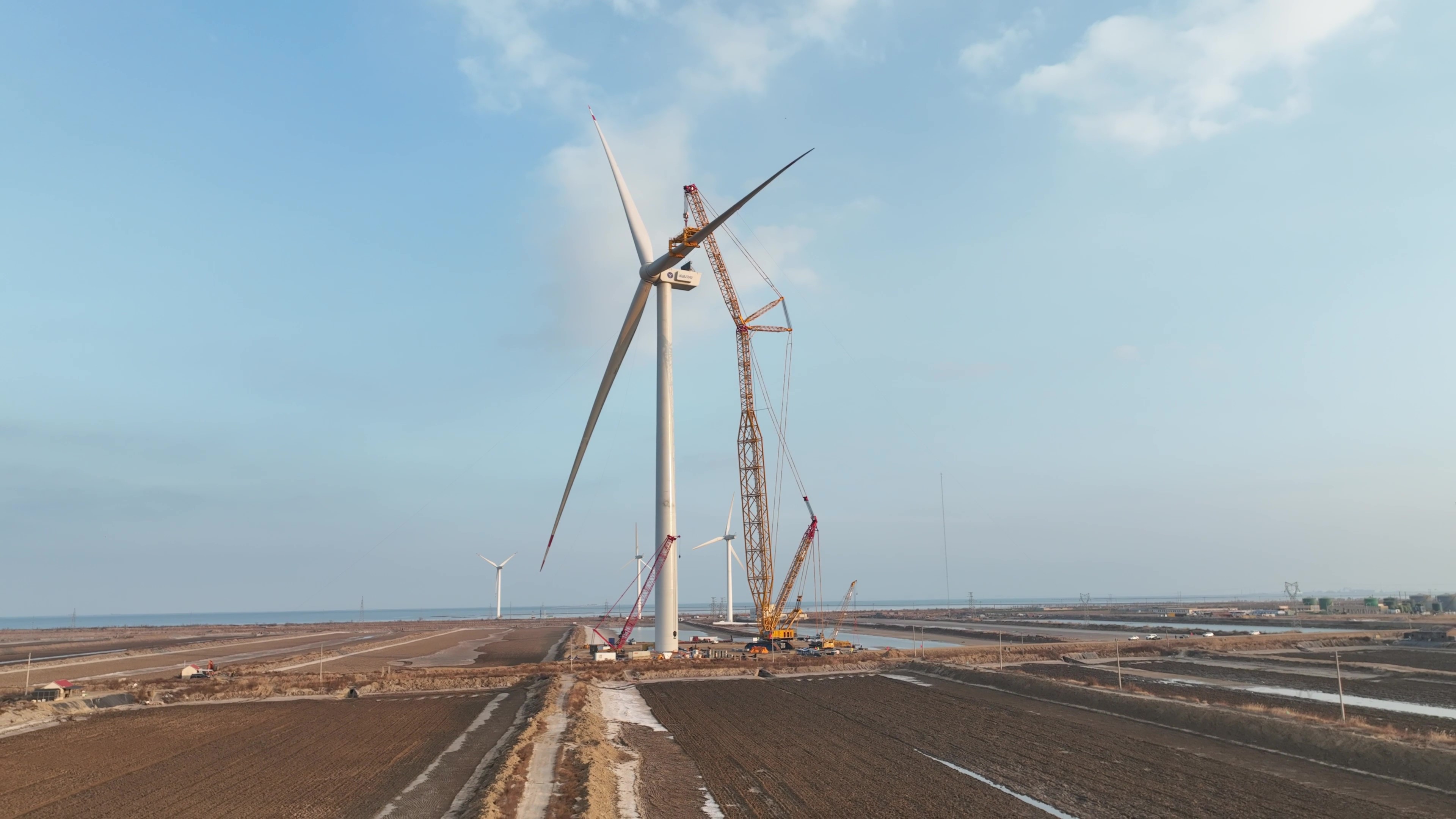 經年打磨今朝亮劍！運達股份深遠海16MW“海鷹”平臺吊裝成功
